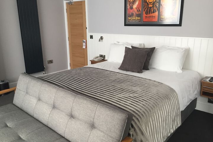 Room 36 of 76