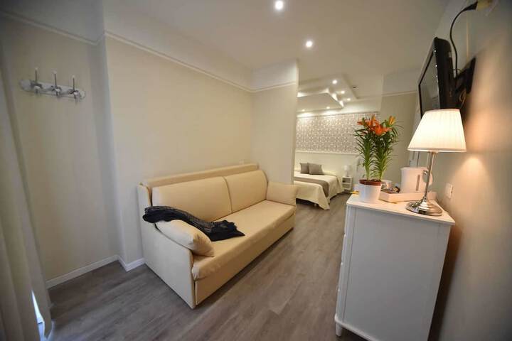 Room 6 of 21