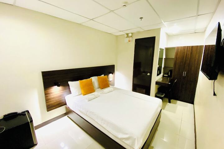 Room 13 of 29
