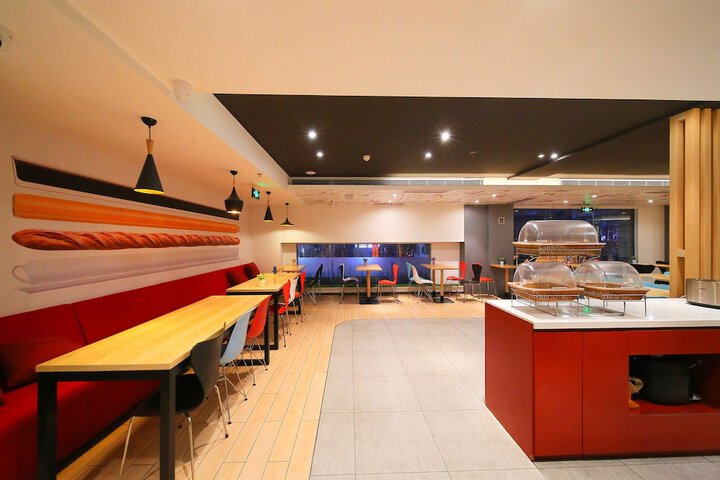 Dining 49 of 72