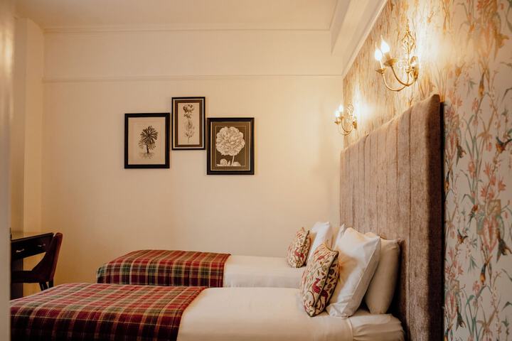 Room 85 of 174