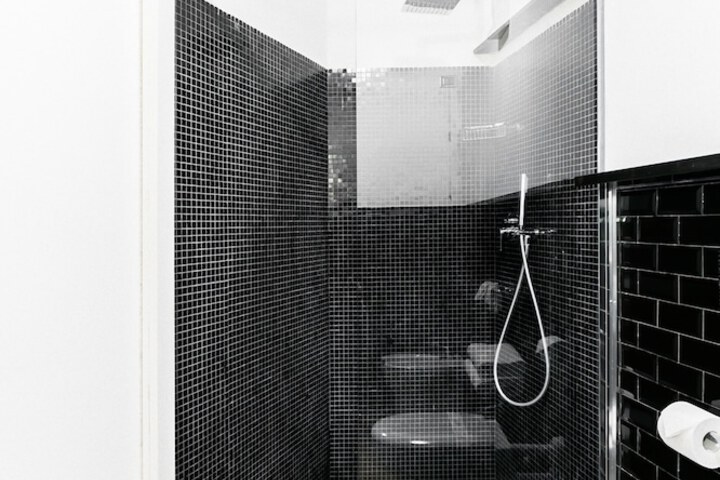 Room 52 of 100