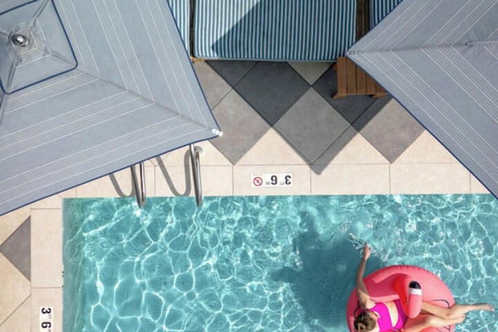 Rooftop pool