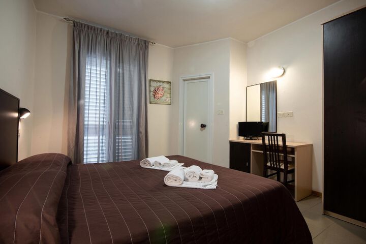 Room 13 of 63