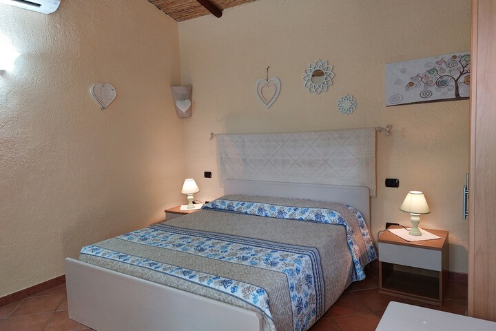 Room 11 of 36