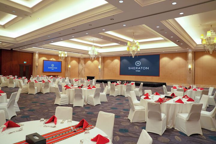 Ballroom/Hall 121 of 152