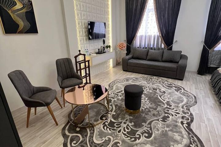 Room 9 of 29