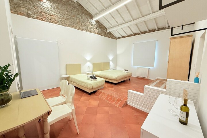 Room 28 of 81