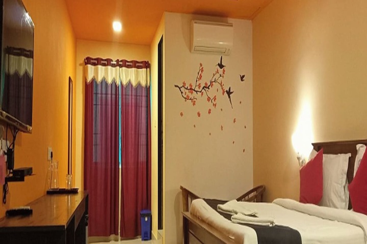 Room 8 of 17