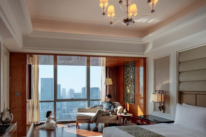 Room 34 of 122