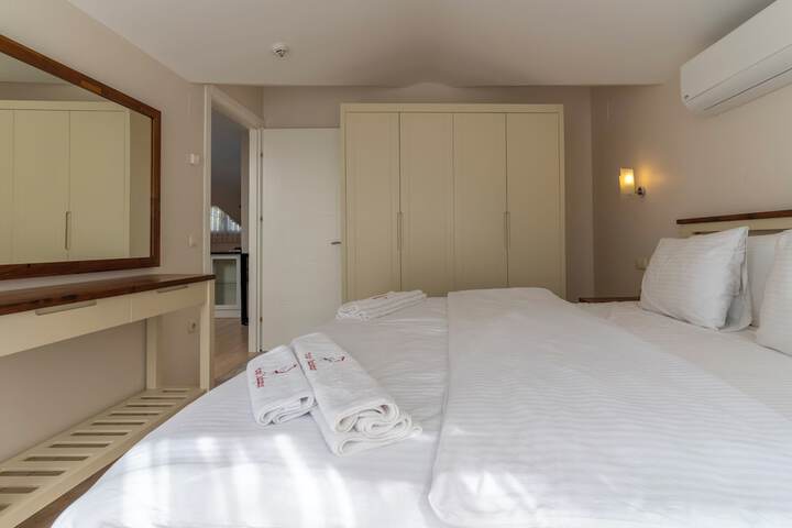 Room 27 of 178