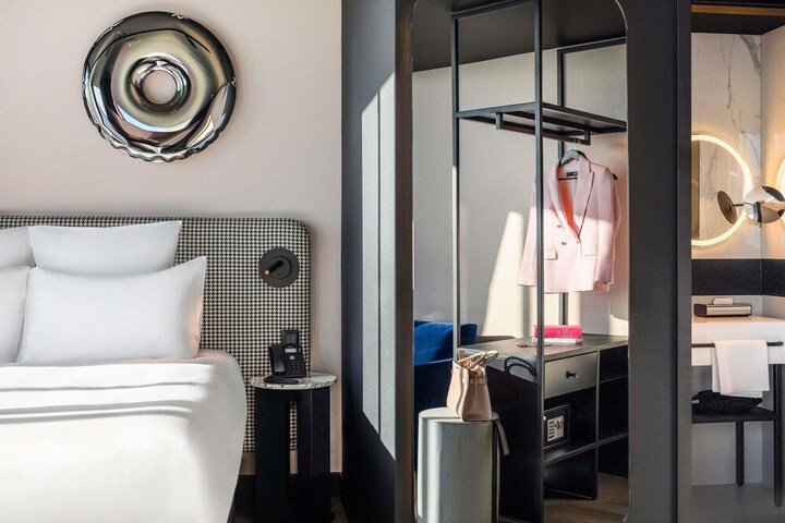 Hotel 90 of 98