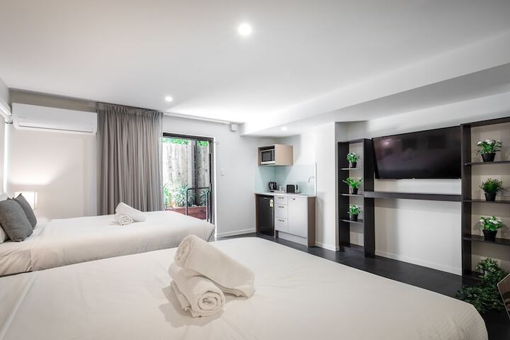 Room 35 of 73