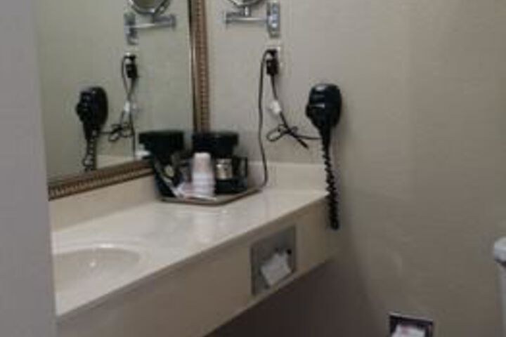 Room 6 of 44
