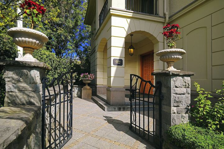 Hotel 94 of 98