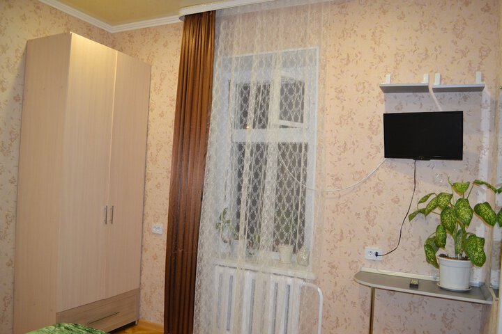 Room 33 of 46
