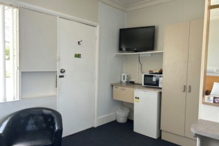 Room 9 of 48