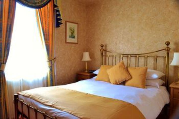 Room 70 of 95
