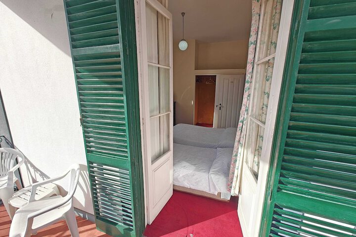 Room 90 of 141