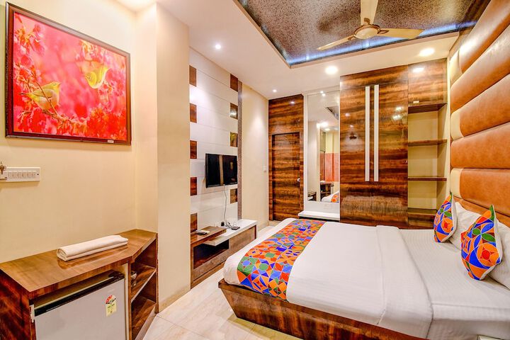 Room 10 of 31