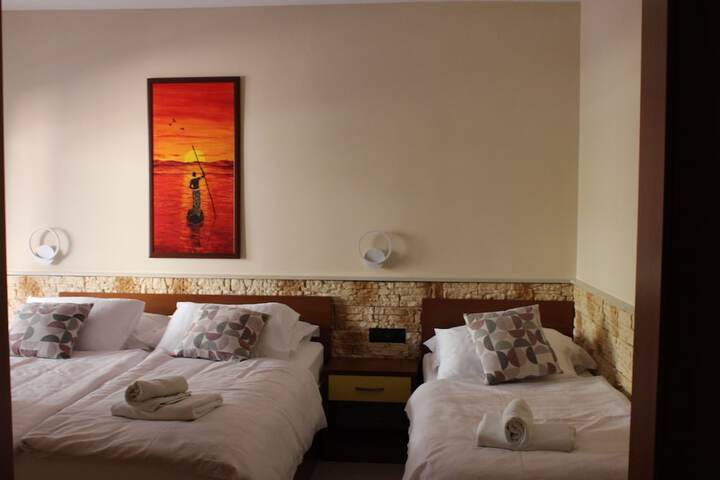 Room 25 of 74