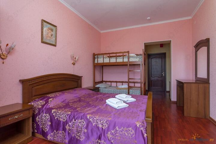 Room 10 of 24