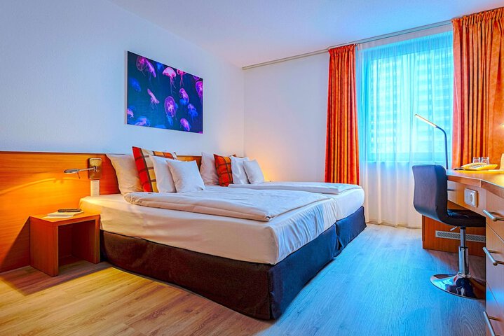 Room 20 of 105