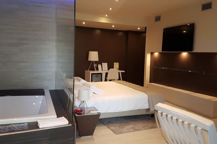 Room 18 of 48