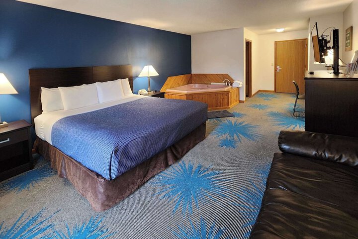 Room 32 of 80