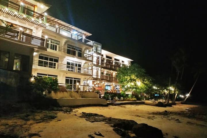 Hotel 77 of 83