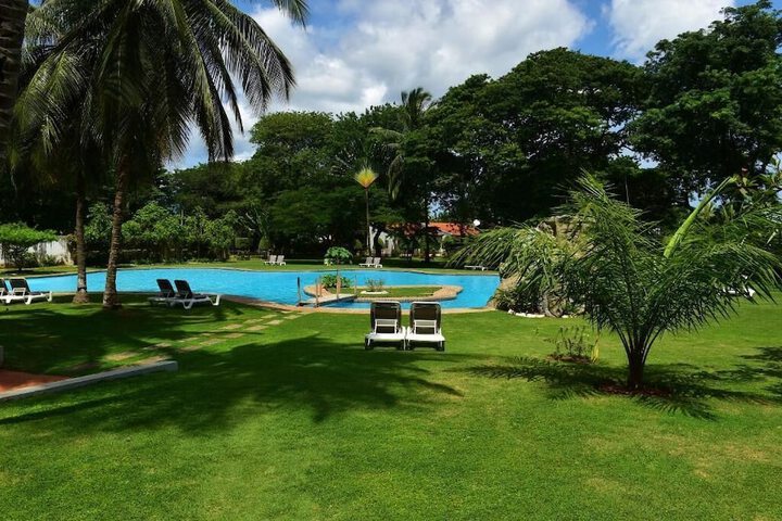 Hotel with Pool