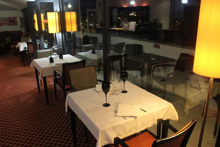 Dining 55 of 129