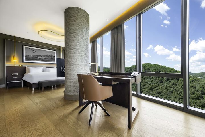 Room 54 of 202