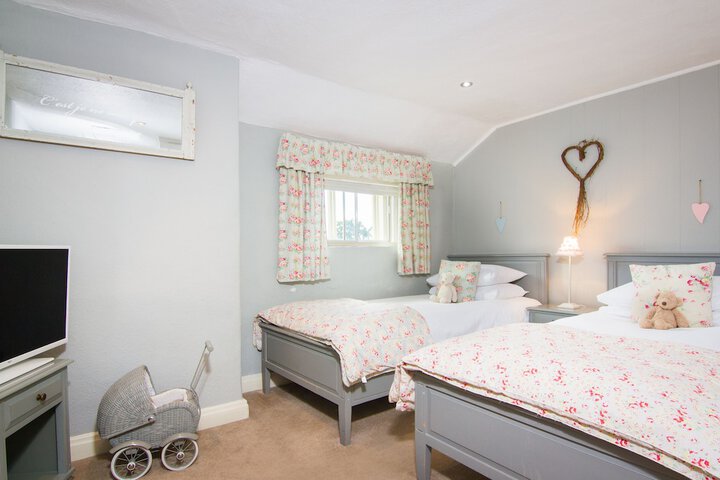 Room 9 of 29