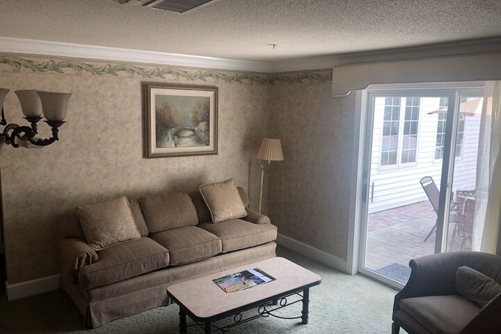 Room 15 of 37
