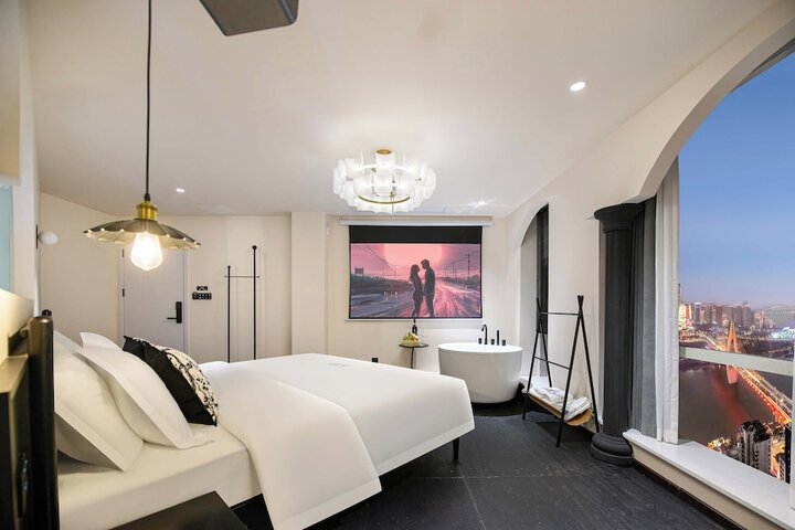 Room 50 of 112