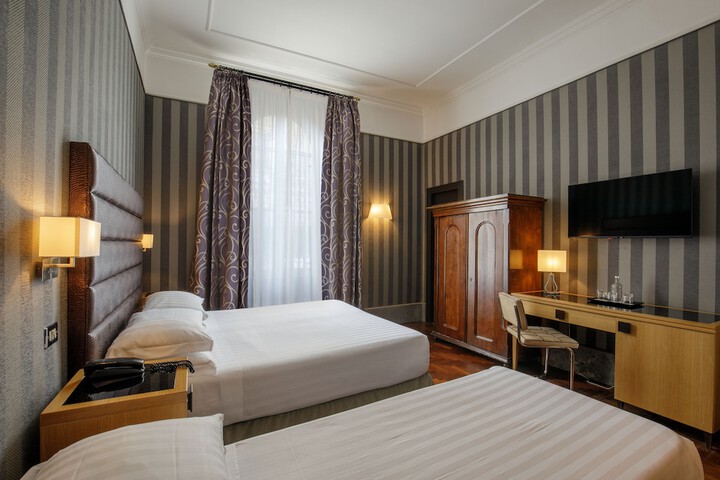 Room 40 of 95