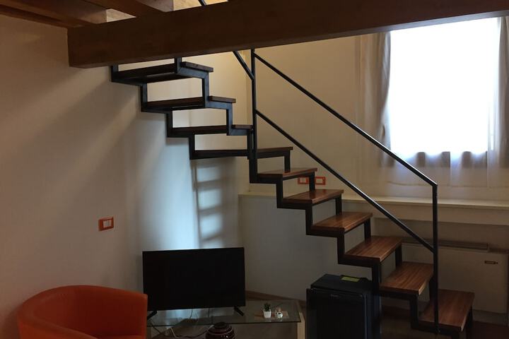Room 3 of 28