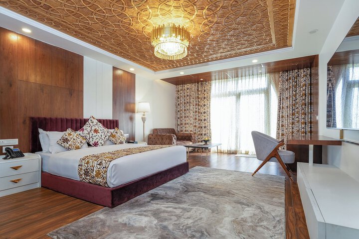 Room 3 of 35