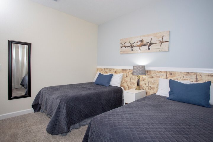 Room 9 of 94