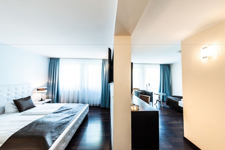 Room 32 of 105