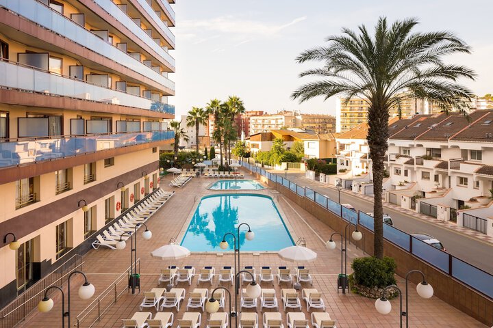Hotel with Pool