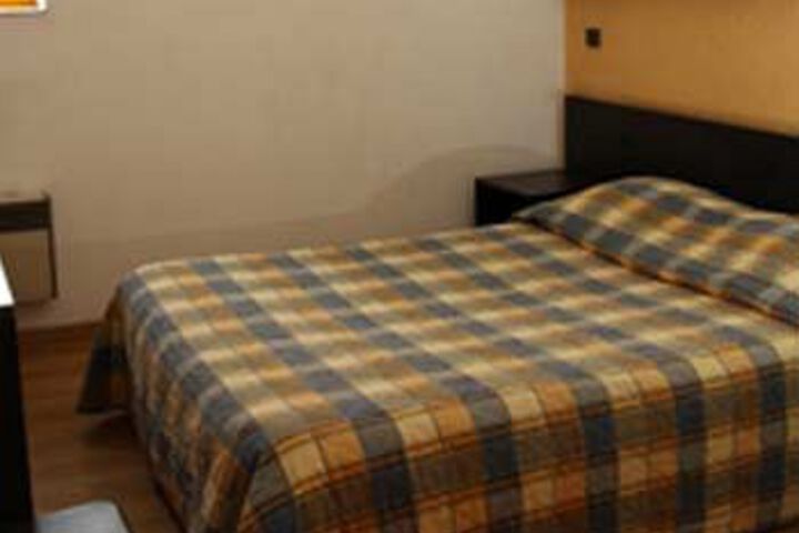 Room 3 of 6