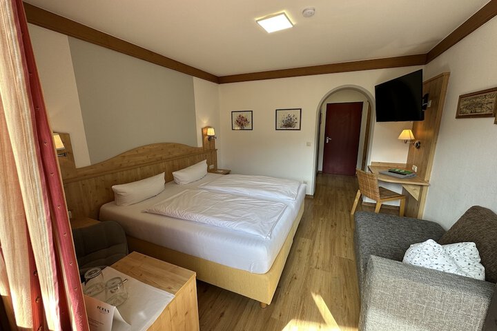 Room 38 of 137