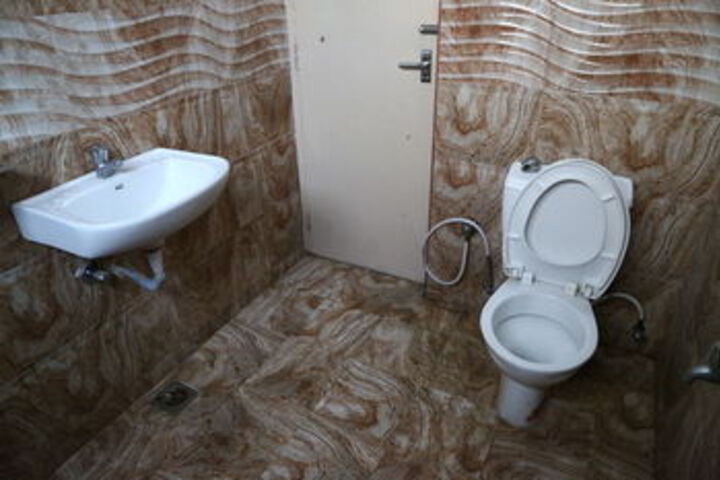 Room 4 of 36