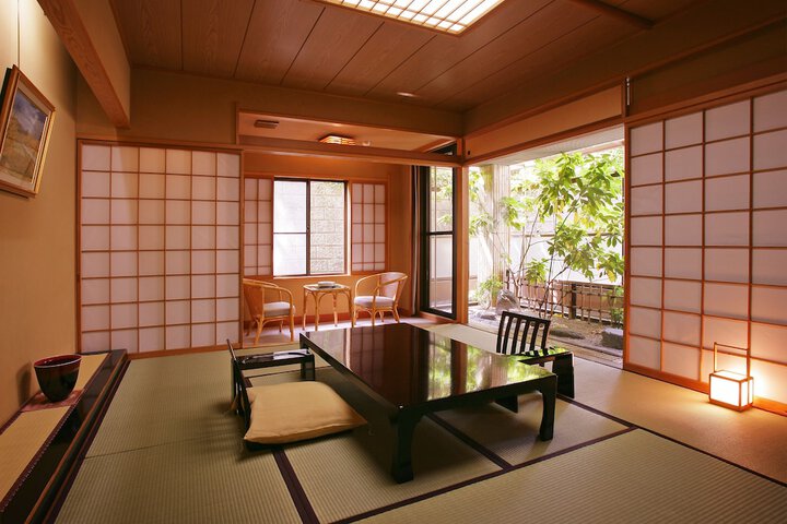 Room 7 of 44