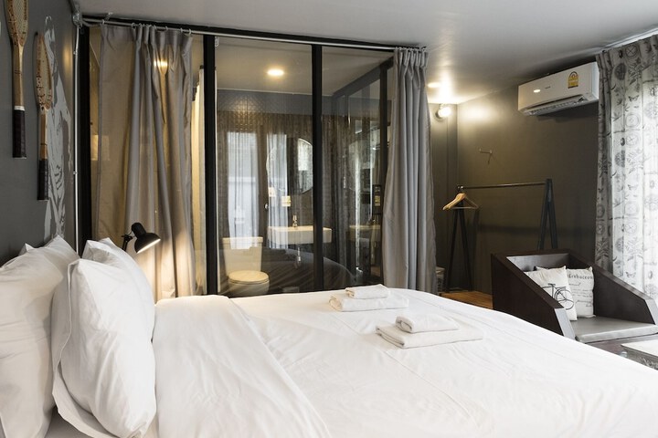 Room 73 of 100