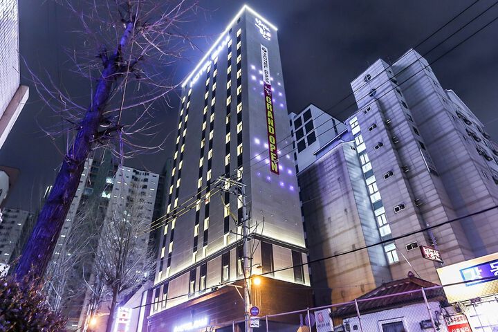 Hotel 21 of 165