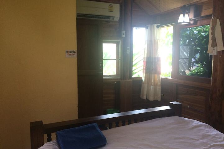 Room 4 of 20