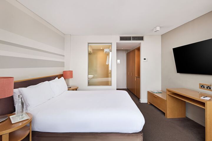 Room 36 of 87